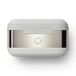 devialet-gemini-ii-light-pearl-product-image-12 White and chrome
Devialet Gemini II earbuds charging case with circular button