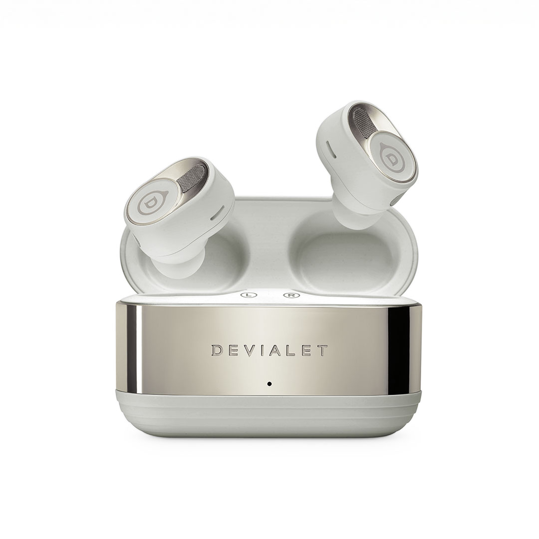 devialet-gemini-ii-light-pearl-product-image-3 Devialet wireless earbuds displayed in open charging case