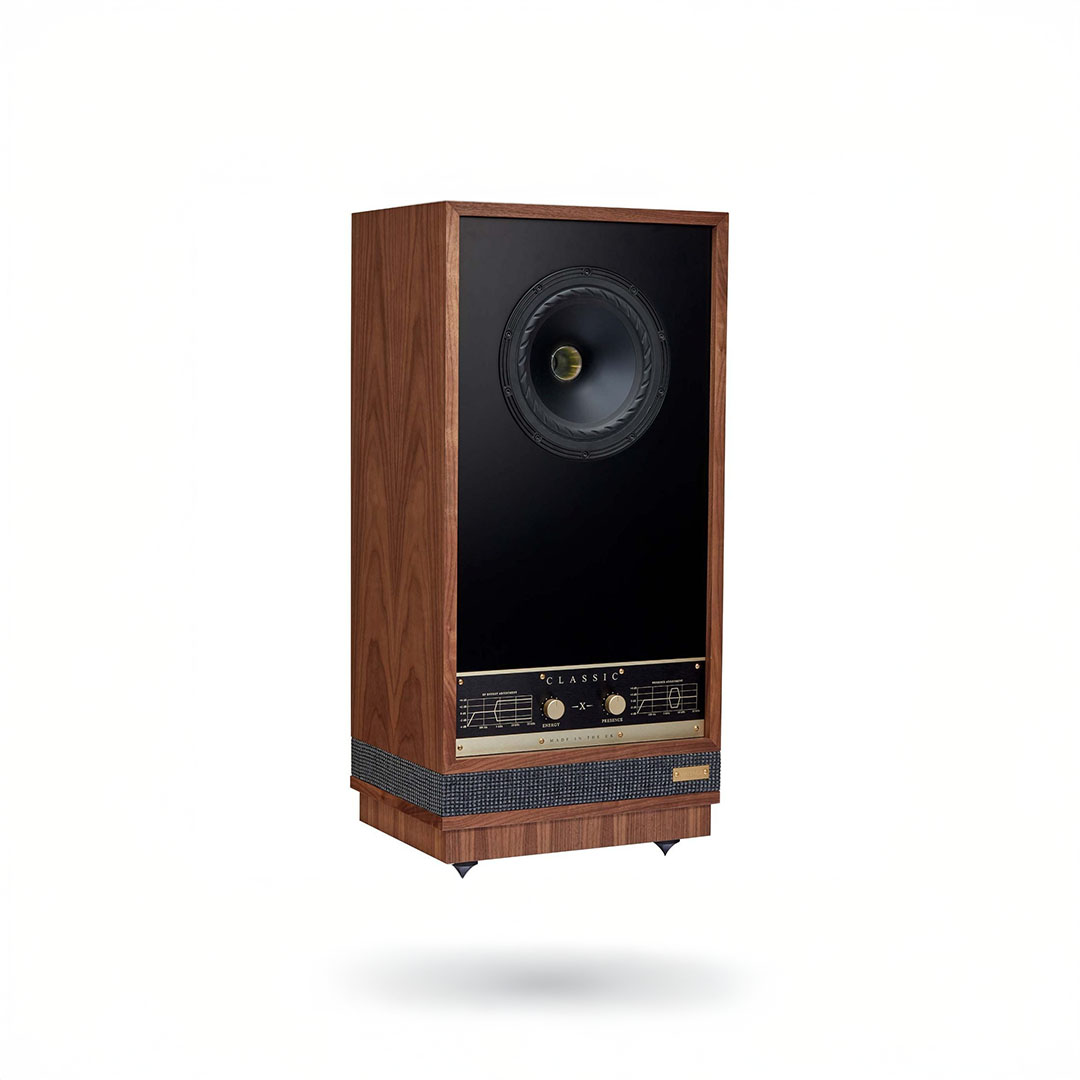 Vintage wooden speaker with modern design