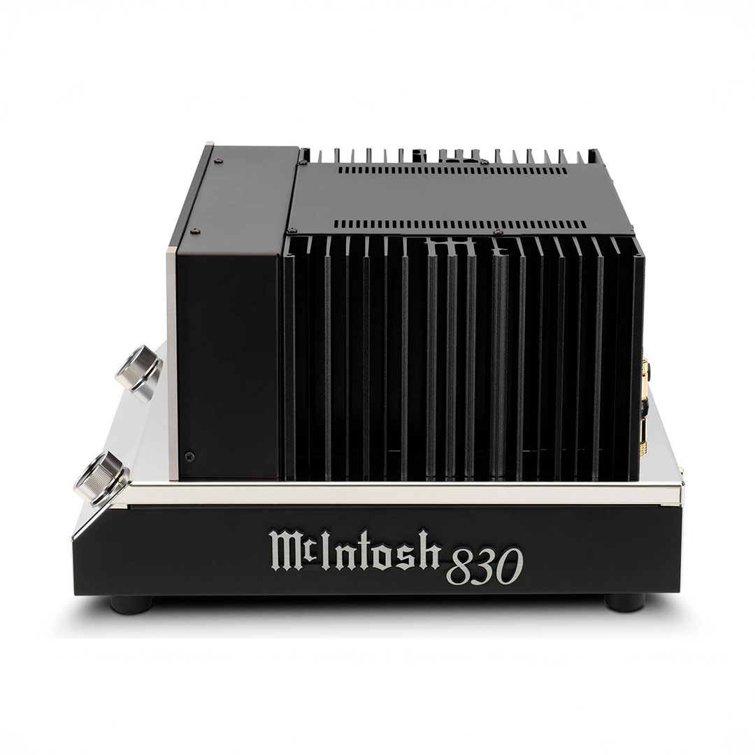McIntosh audio amplifier model 830, side view.