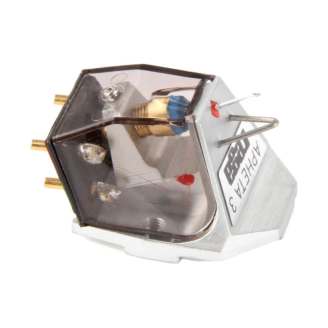 Close-up of phono cartridge stylus