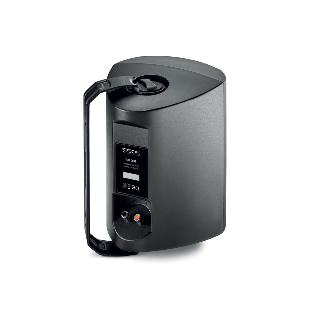 focal-100-od6-black-product-image-2 Focal 100 OD6 outdoor speaker in black, rear view with bracket