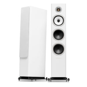 Pair of Triangle Solstice 8 floorstanding speakers in White